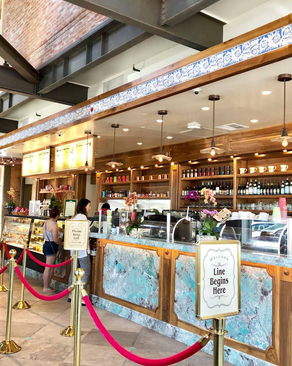 Urth Caffé Orange | restaurant | 100 W Chapman Ave, Orange, CA 92866, USA | 9493295755 OR +1 949-329-5755