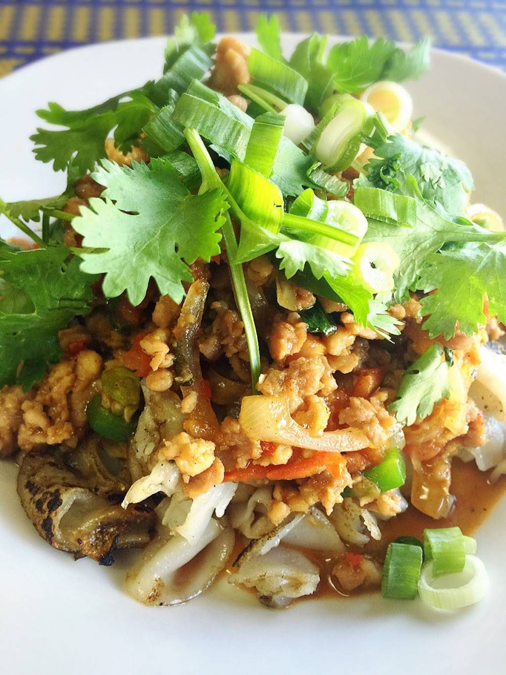 Swan Exotic Thai Restaurant | restaurant | 12728 Sherman Way, North Hollywood, CA 91605, USA | 8183086404 OR +1 818-308-6404