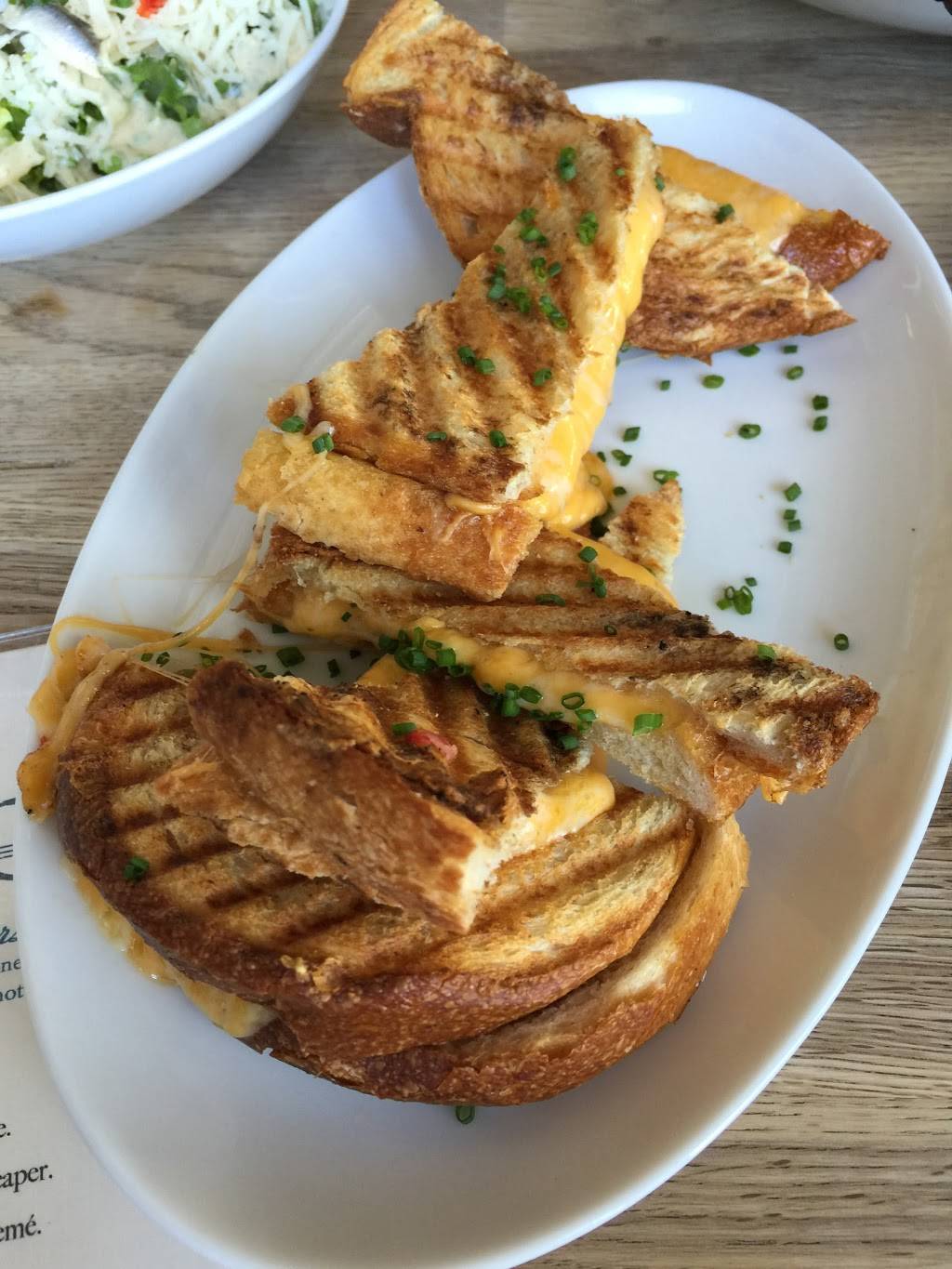 Shuck Oyster Bar | restaurant | 3313 Hyland Ave, Costa Mesa, CA 92626, USA | 9494200478 OR +1 949-420-0478