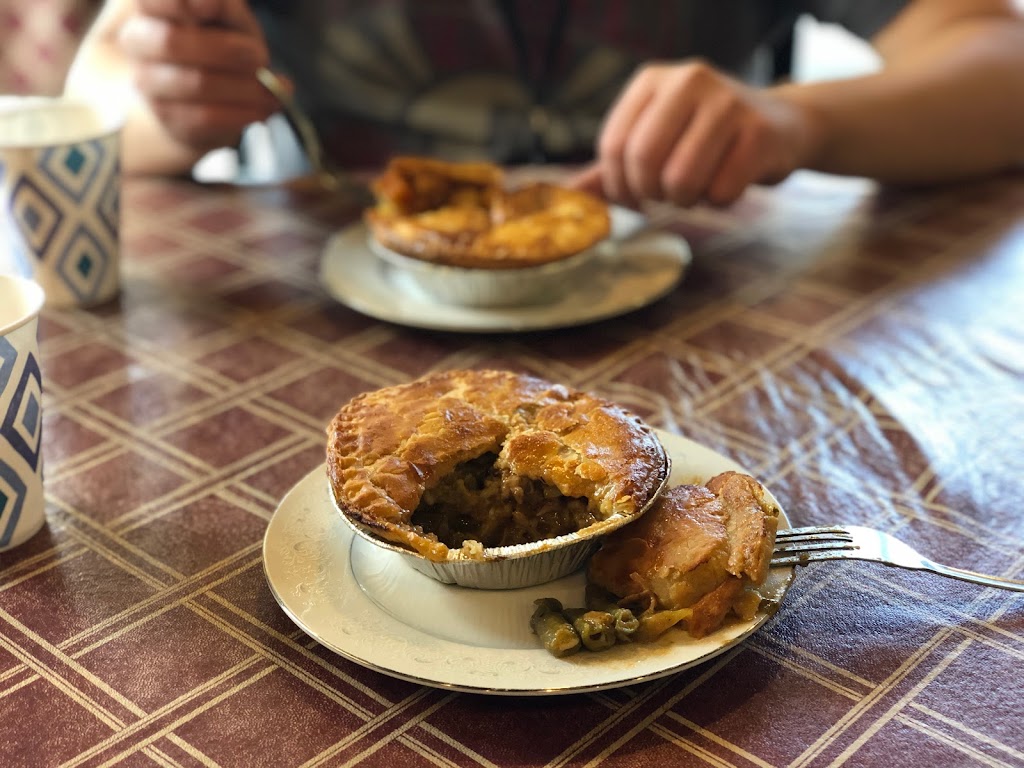Pot Pie Paradise & Deli | restaurant | 3522 Arden Rd, Hayward, CA 94545, USA | 5107814994 OR +1 510-781-4994