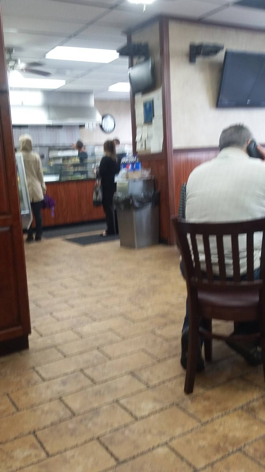 Amore Pizza | restaurant | 2110 Union Blvd, Bay Shore, NY 11706, USA | 6319688181 OR +1 631-968-8181