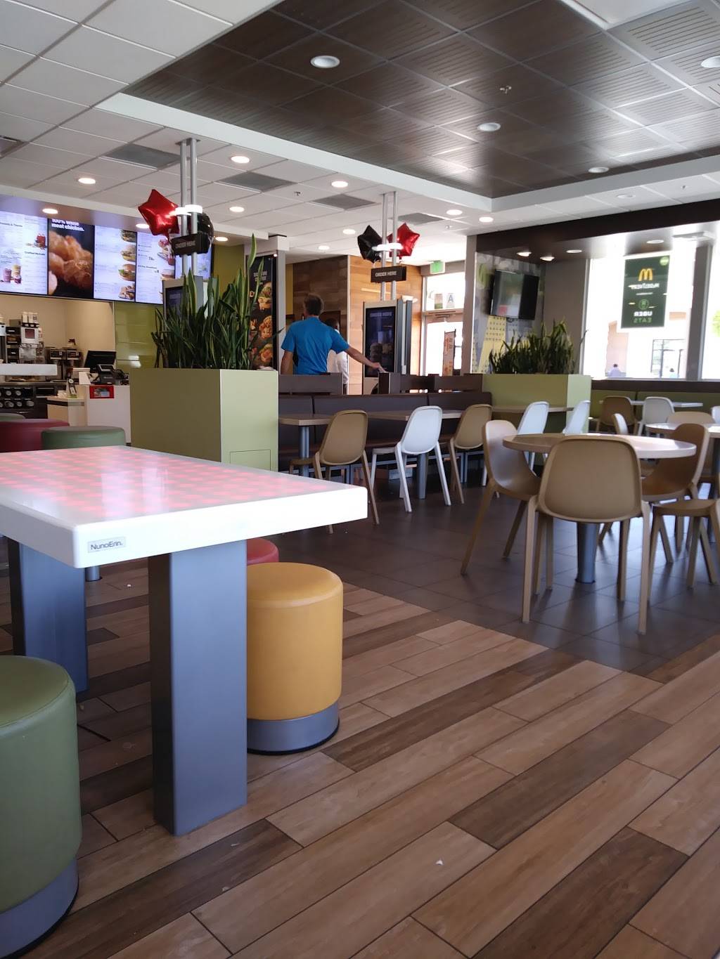 McDonalds | cafe | 17700 W Roscoe Blvd, Northridge, CA 91325, USA | 8187083708 OR +1 818-708-3708