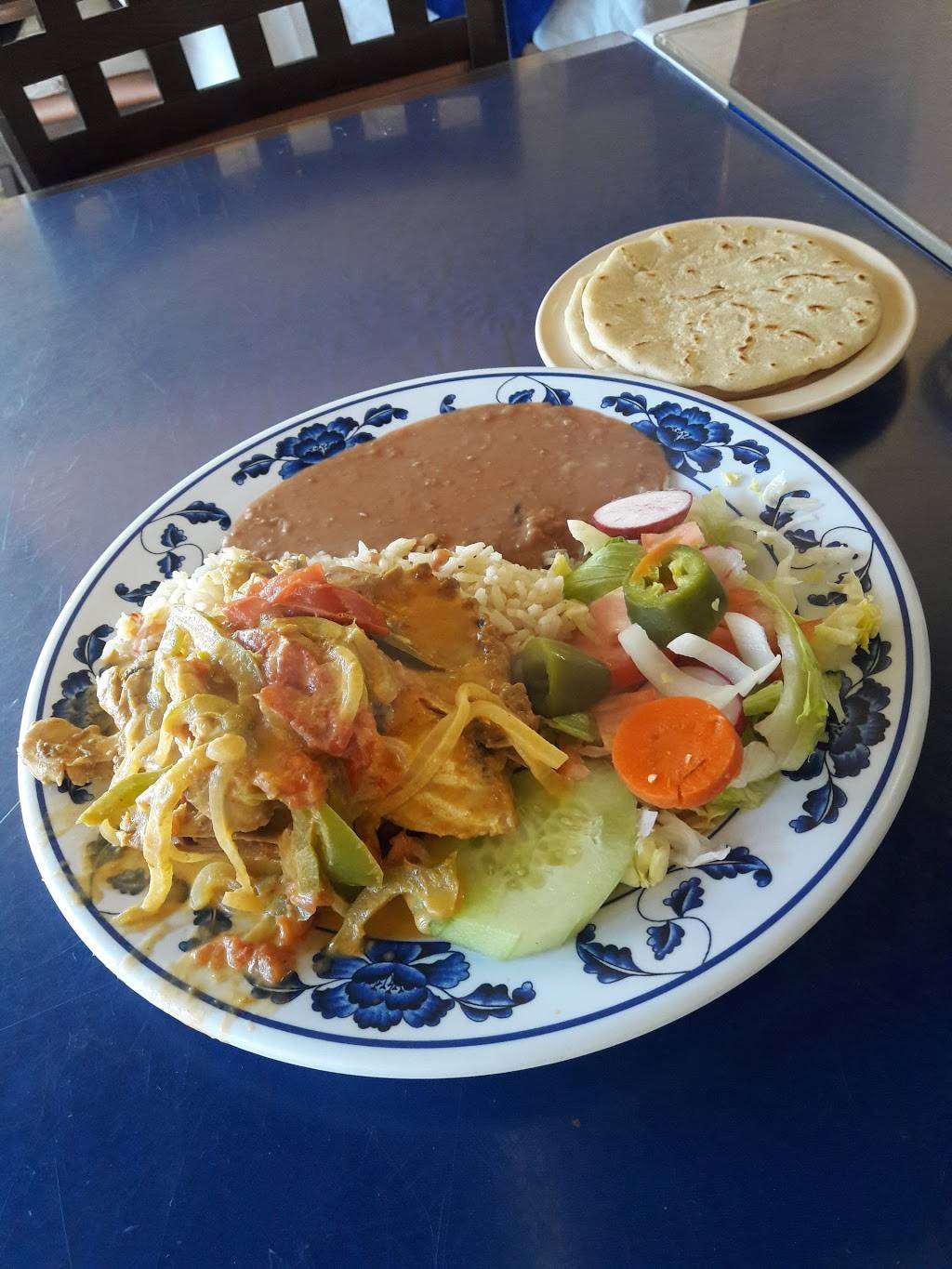 Ilobasqueño Restaurant | restaurant | 5027 Melrose Ave, Los Angeles, CA 90038, USA | 3234680119 OR +1 323-468-0119