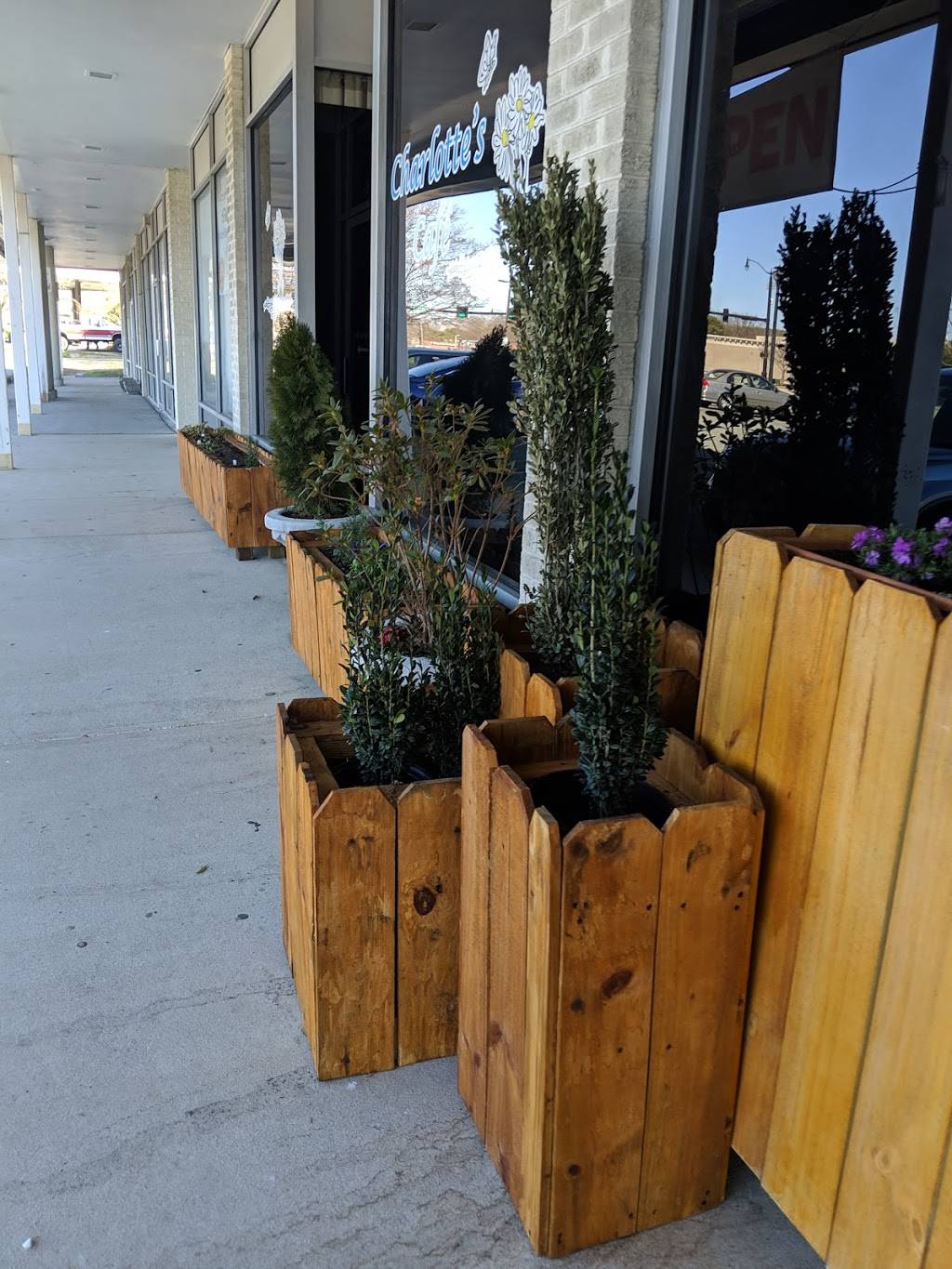 Charlottes Cafe | restaurant | 12454 Warwick Blvd, Newport News, VA 23606, USA | 7575999400 OR +1 757-599-9400