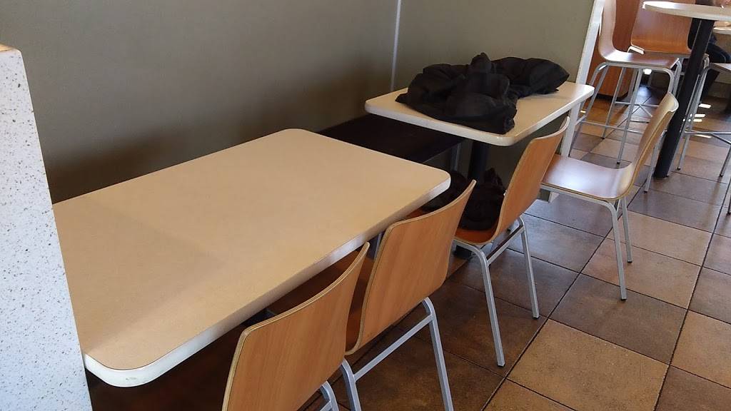 Taco Bell | meal takeaway | 210 El Camino Real, Millbrae, CA 94030, USA | 6506921542 OR +1 650-692-1542