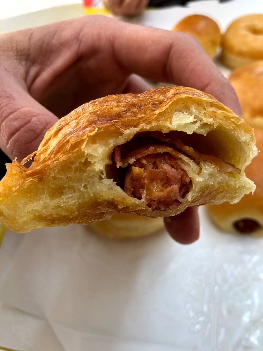 USA Donuts & Croissants | restaurant | 4425 Gaston Ave, Dallas, TX 75246, USA | 2148213683 OR +1 214-821-3683