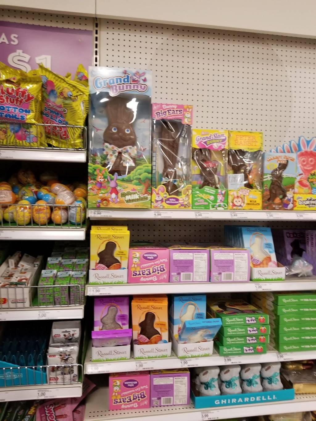 Rona Plaza | shopping mall | 2003-2015 W 1st St, Santa Ana, CA 92703, USA | 8588474600 OR +1 858-847-4600