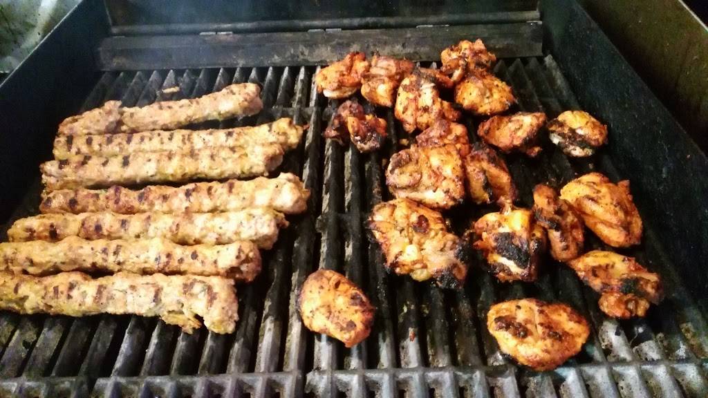 Oakville Halal Grill | restaurant | 441 Kerr St, Oakville, ON L6K 3C2, Canada | 9053390550 OR +1 905-339-0550