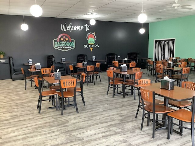 Backdoor Brick Oven | restaurant | 1300 S Business 61 1, Bowling Green, MO 63334, USA | 5733244444 OR +1 573-324-4444