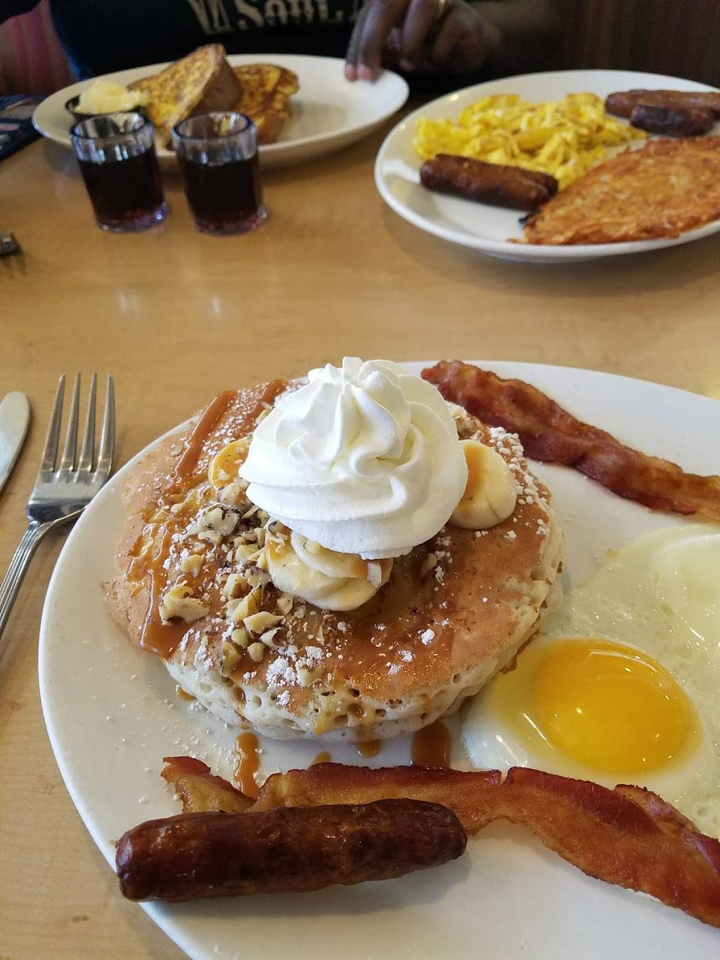 Cocos Bakery Restaurant | restaurant | 77 N Lake Ave, Pasadena, CA 91101, USA | 6264493156 OR +1 626-449-3156