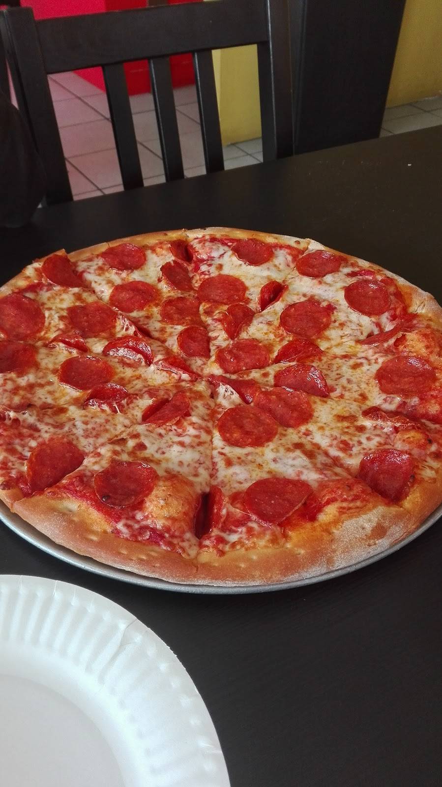 Pizza Break | restaurant | Av. Ruiz 876, Zona Centro, 22800 Ensenada, B.C., Mexico | 016461740222 OR +52 646 174 0222