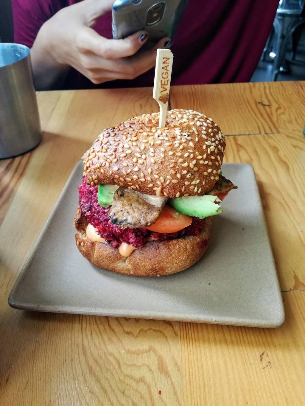 Choices Cafe Coconut Grove | restaurant | 2895 McFarlane Rd, Coconut Grove, FL 33133, USA | 3054140330 OR +1 305-414-0330