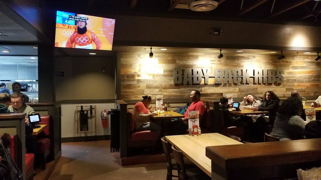 Chilis Grill & Bar | meal takeaway | 131 River Rd, Andover, MA 01810, USA | 9786865075 OR +1 978-686-5075