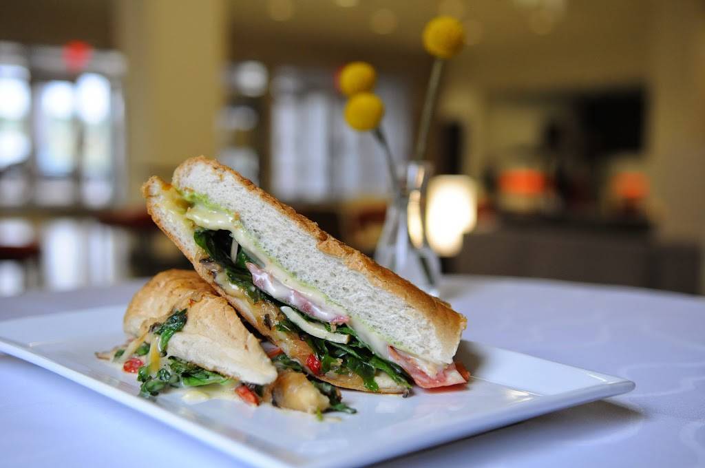 The Class Act | restaurant | 7725 Kirkwood Blvd SW, Cedar Rapids, IA 52404, USA | 3198488777 OR +1 319-848-8777