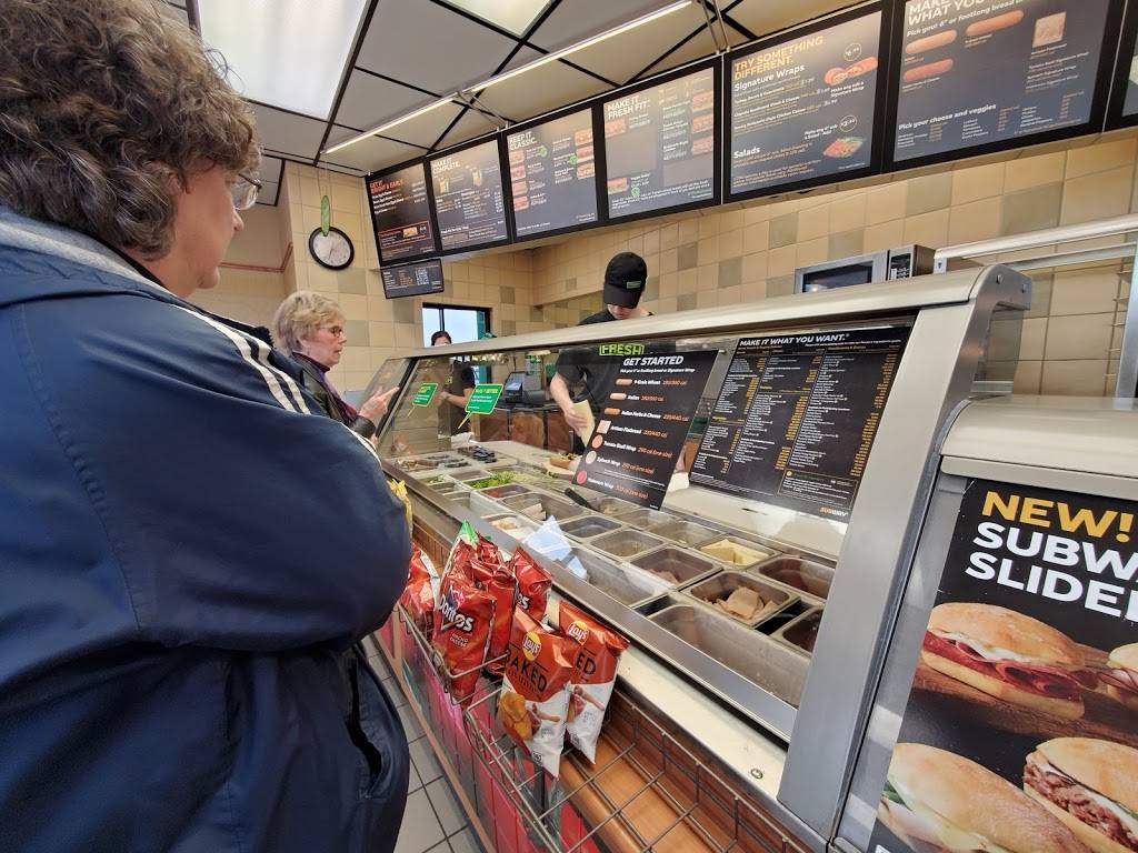 Subway | meal takeaway | 1826 W Central Ave, El Dorado, KS 67042, USA | 3163200990 OR +1 316-320-0990