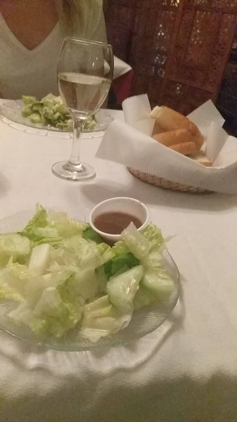 Giulios Greek & Italian Restaurant | restaurant | 105 E Ann St, Valdosta, GA 31601, USA | 2293330929 OR +1 229-333-0929