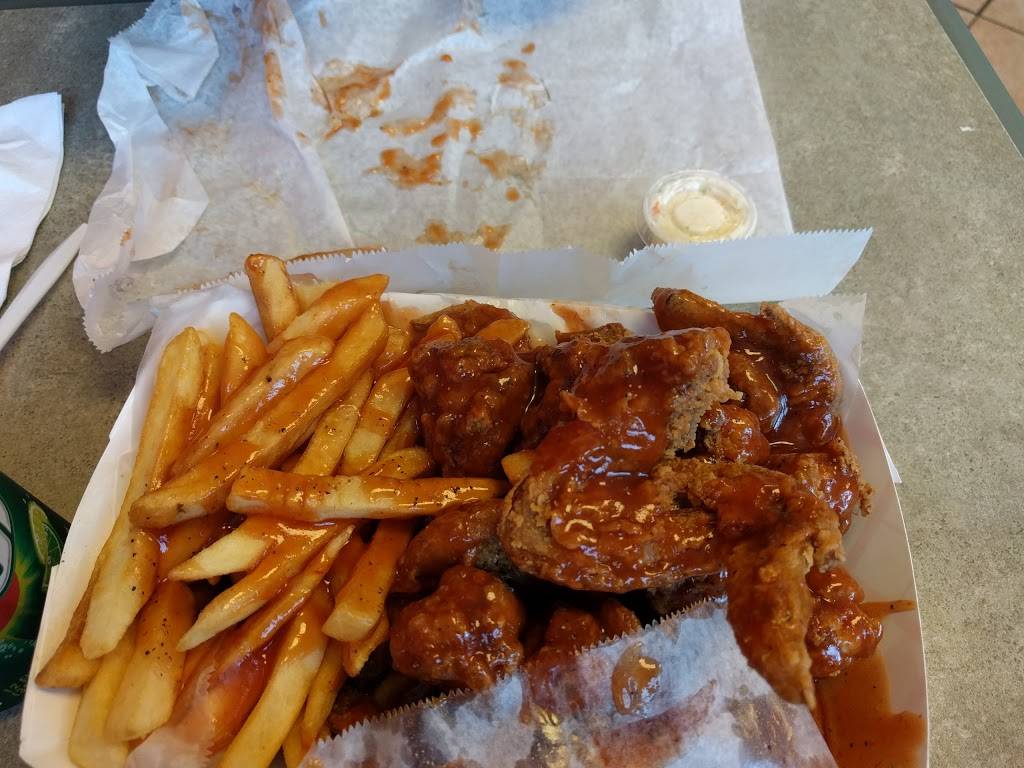 Harolds Chicken #88 | restaurant | 124 E 35th St, Chicago, IL 60616, USA | 3128775350 OR +1 312-877-5350