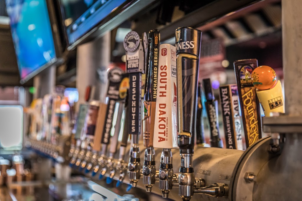 Sickies Garage Burgers & Brews | restaurant | 2616 S Louise Ave, Sioux Falls, SD 57106, USA | 6052717967 OR +1 605-271-7967