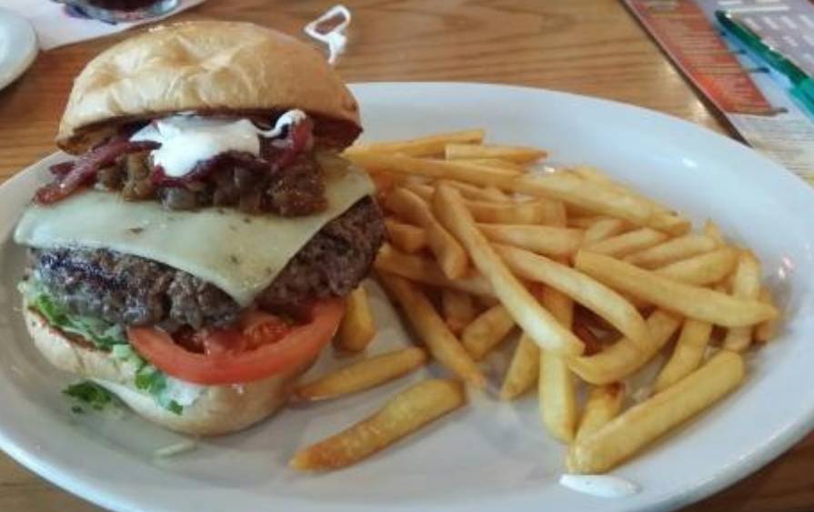 Braums Ice Cream & Burger Restaurant | restaurant | 100 N University Dr, Fort Worth, TX 76107, USA | 8173389072 OR +1 817-338-9072