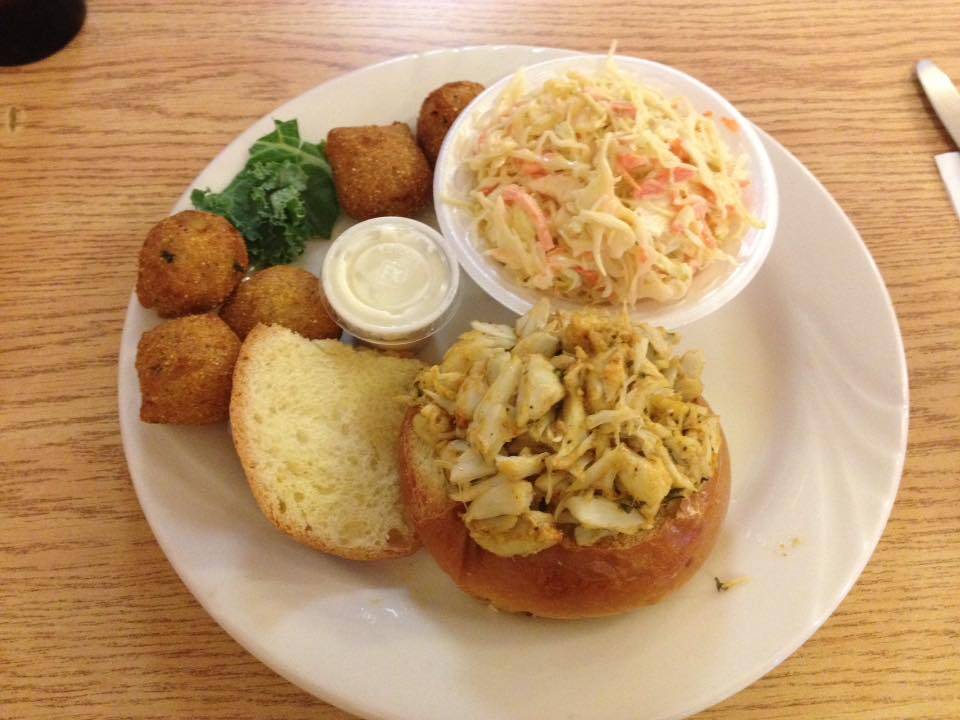 Alexs Seafood Restaurant & Retail Located in The New Castle Far | restaurant | 110 N Dupont Hwy, New Castle, DE 19720, USA | 3023285666 OR +1 302-328-5666