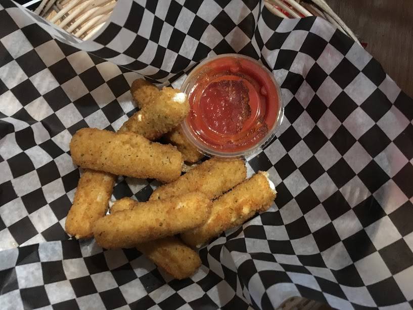 Hacks Taps & Grill | restaurant | 101 Hazelglen Dr #1, Kitchener, ON N2M 5A2, Canada | 5197442839 OR +1 519-744-2839