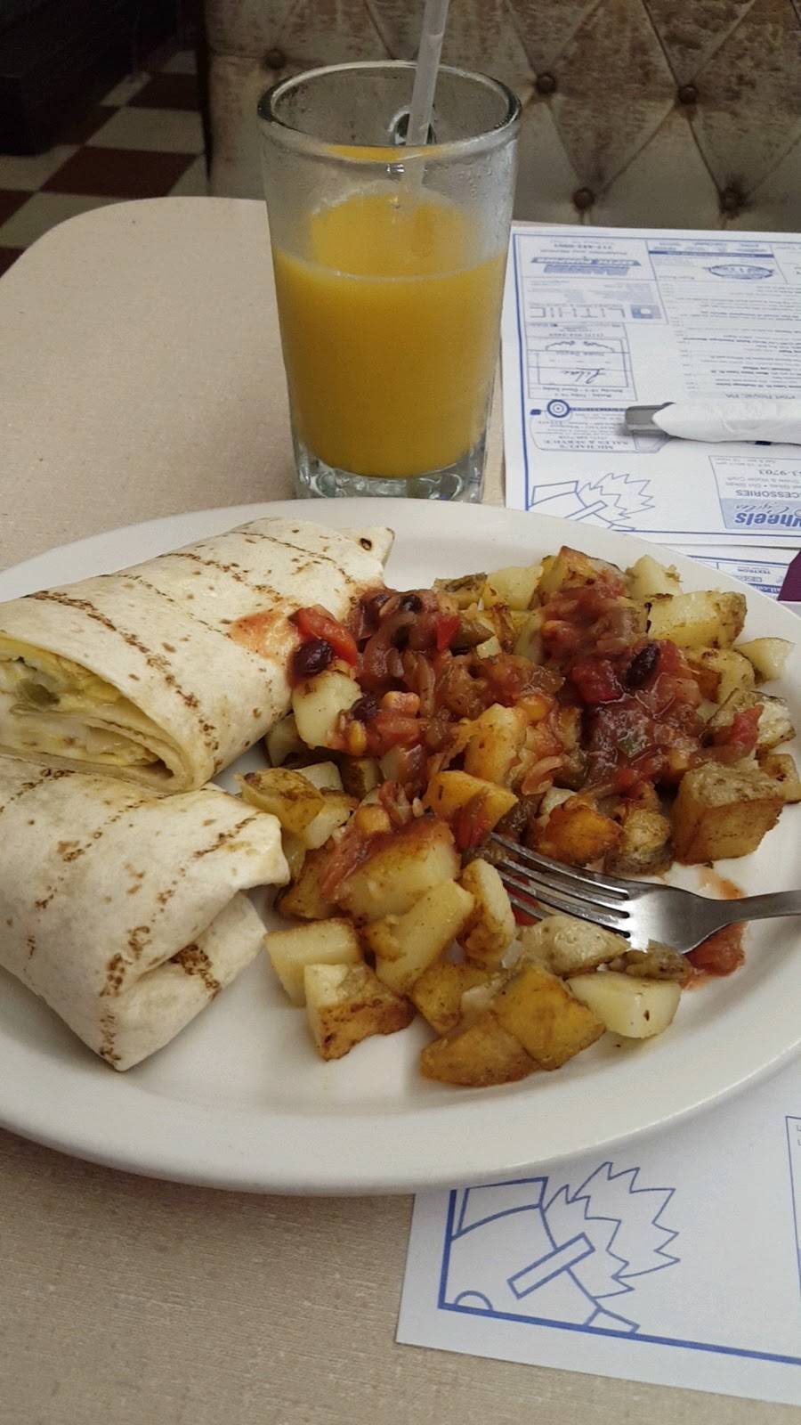 The Trolley Car Cafe | cafe | 15 E Market St, Lewistown, PA 17044, USA | 7172489085 OR +1 717-248-9085