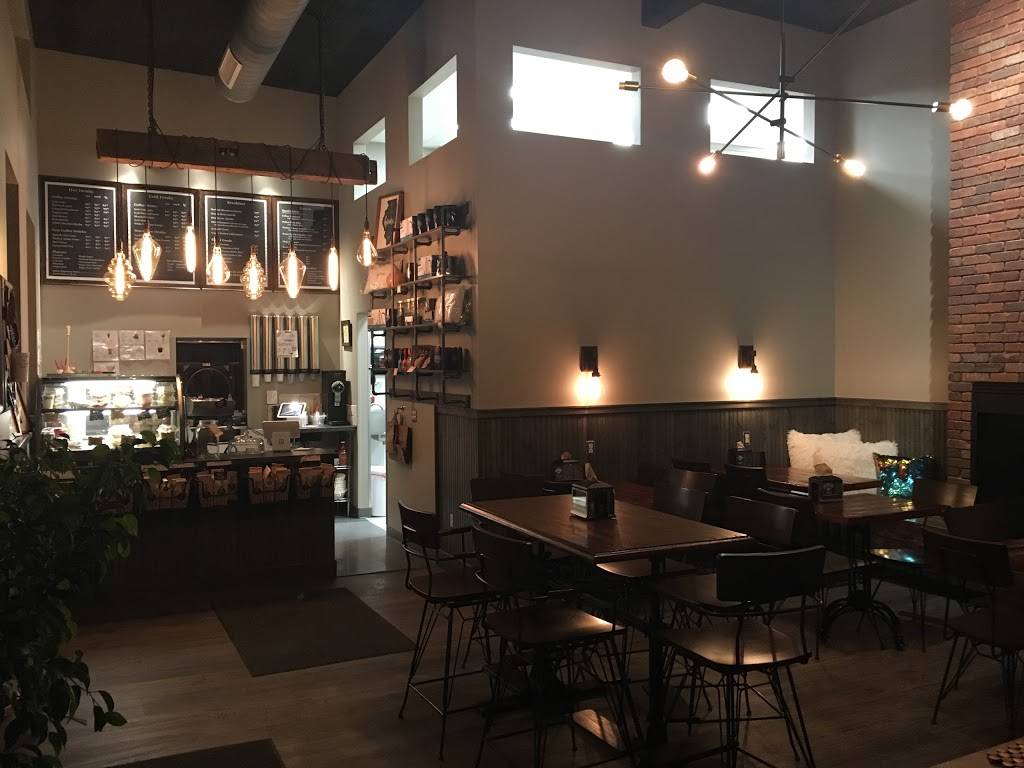 Common Grounds Cafe & Pie Shop | restaurant | 102 West Gridley Street, Gridley, IL 61744, USA | 3097473500 OR +1 309-747-3500