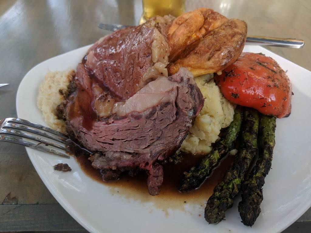 Castle Blue | restaurant | 3063 Muskoka District Road 169, Bala, ON P0C 1A0, Canada | 7053312328 OR +1 705-331-2328