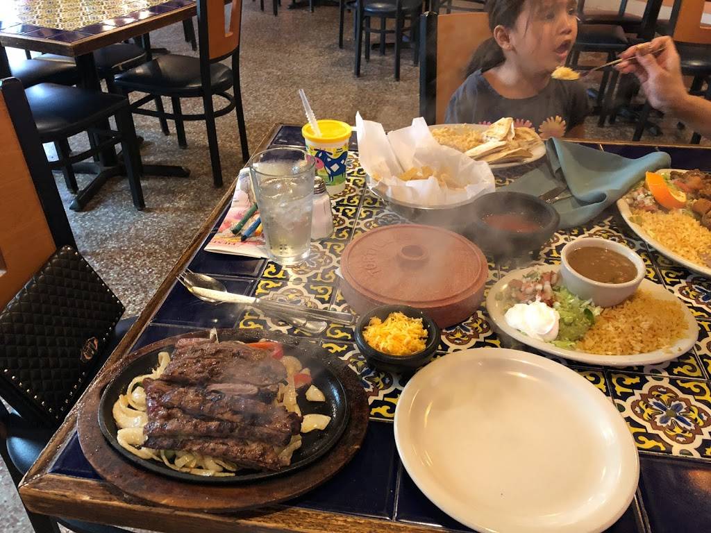 Casita Tex Mex Bar and Grill Restaurant | restaurant | 5807 Blackwell St, Dallas, TX 75231, USA | 2147505441 OR +1 214-750-5441