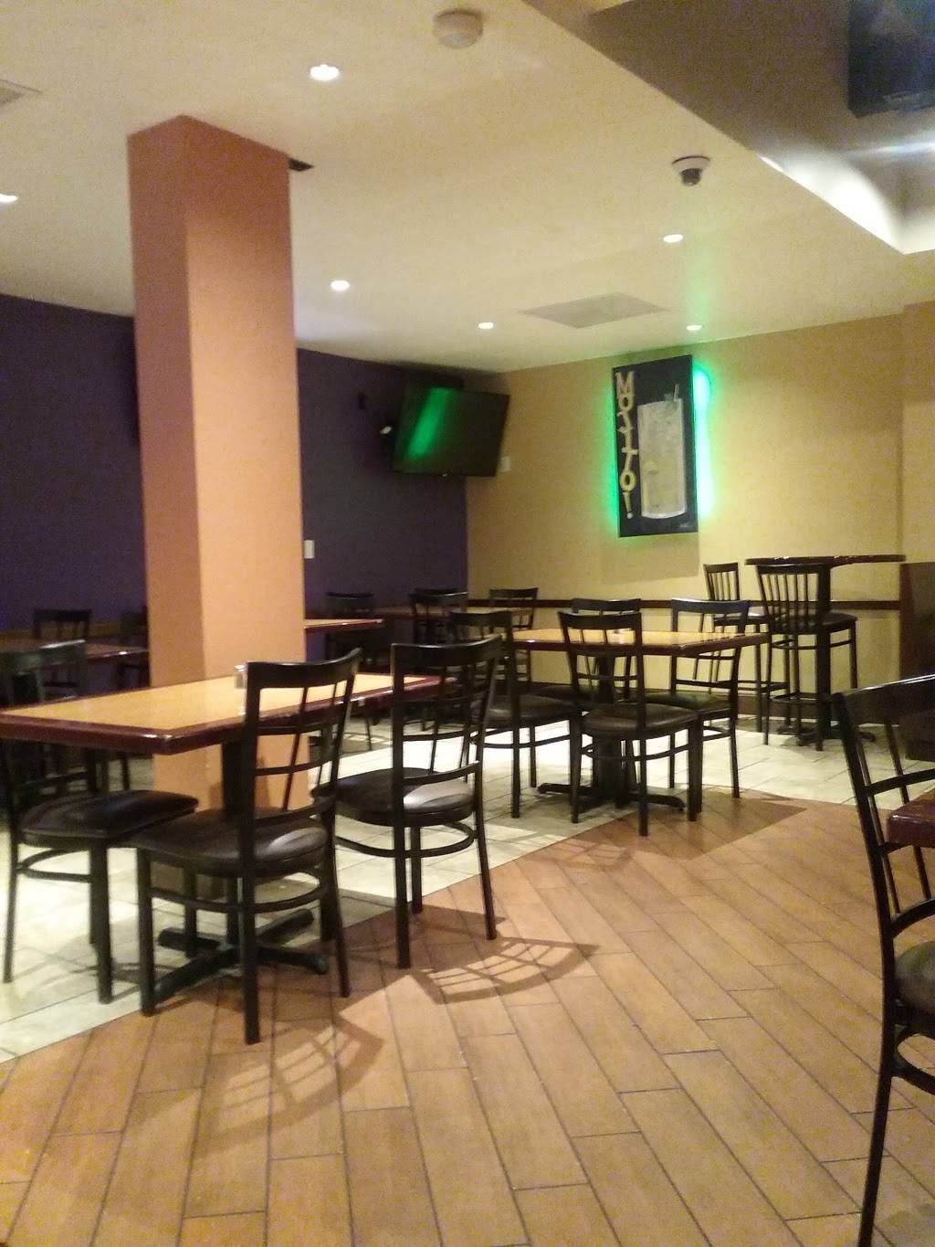 Senor Iguanas | restaurant | 4000 Dutchmans Ln, Louisville, KY 40207, USA | 5027421900 OR +1 502-742-1900