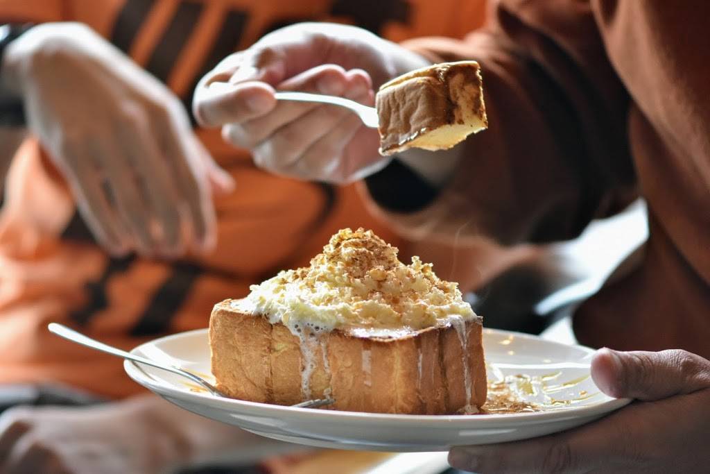 Tom N Toms Coffee | restaurant | 9393 Bellaire Blvd Suite A5, Houston, TX 77036, USA | 3463523137 OR +1 346-352-3137