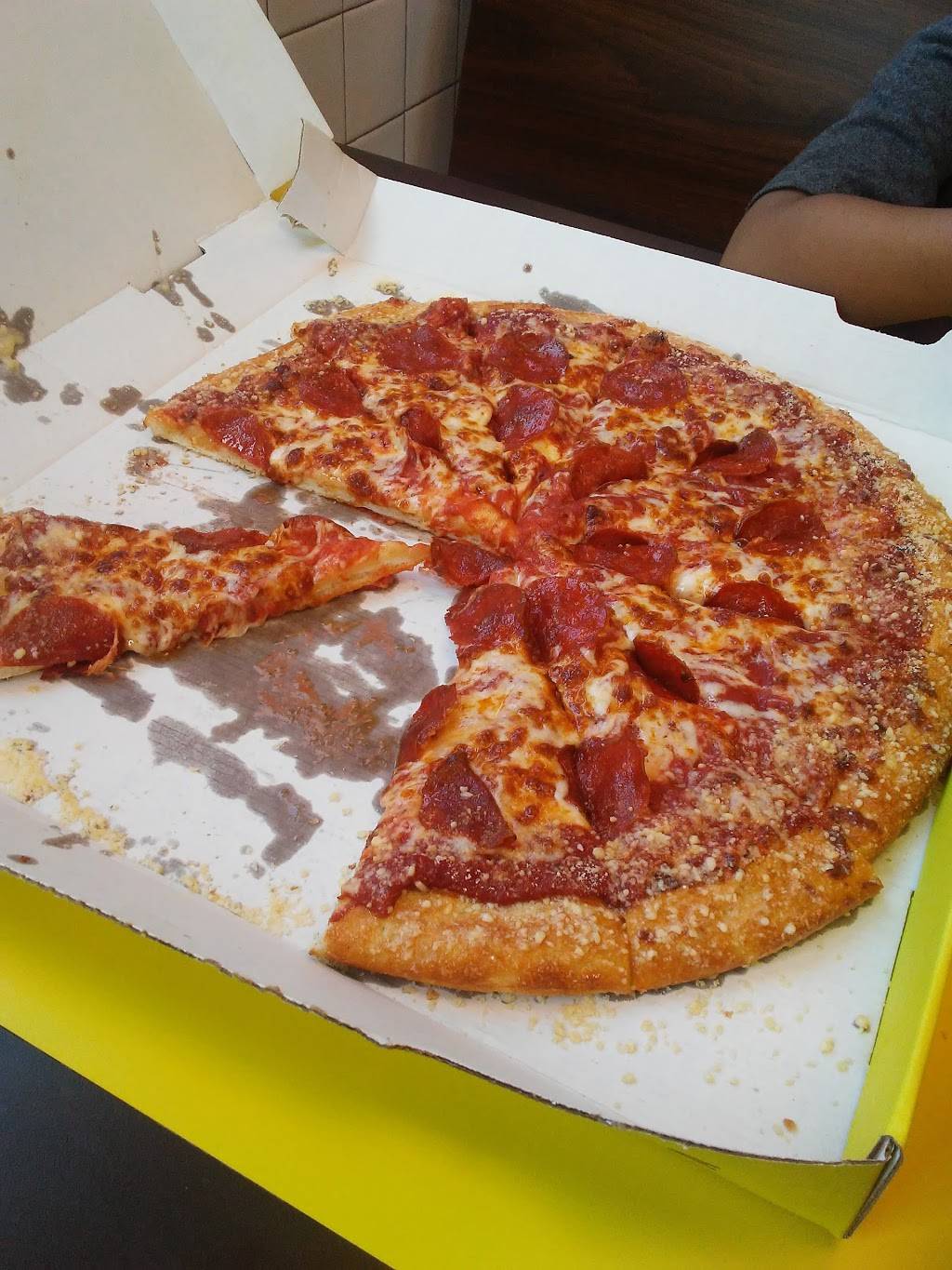 Hungry Howies Pizza | restaurant | 6104 N U.S. Hwy 41, Apollo Beach, FL 33572, USA | 8136450464 OR +1 813-645-0464