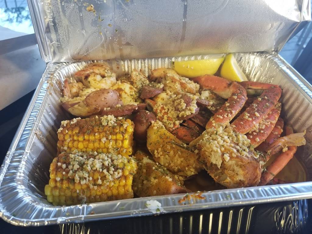 CRAB TRAP CAFE | restaurant | 2247 Fowler St, Fort Myers, FL 33901, USA | 2393396437 OR +1 239-339-6437