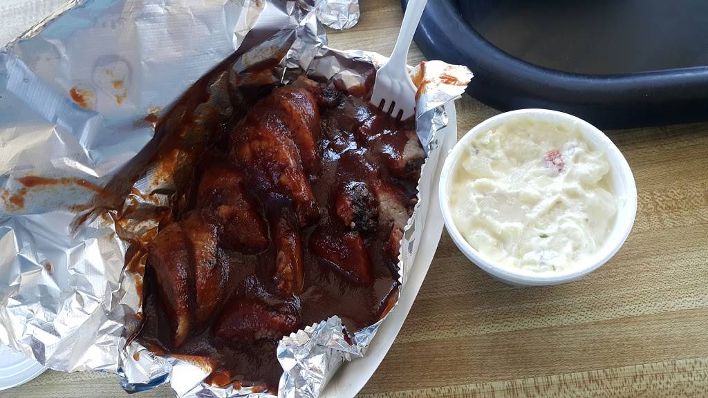 Woodys Bar-B-Que | meal delivery | 475 S Market St, Inglewood, CA 90301, USA | 3106724200 OR +1 310-672-4200