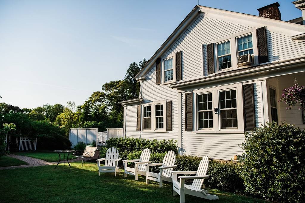 Lamberts Cove Inn, Farm and Restaurant | restaurant | 90 Manaquayak Rd, West Tisbury, MA 02575, USA | 8005350272 OR +1 800-535-0272