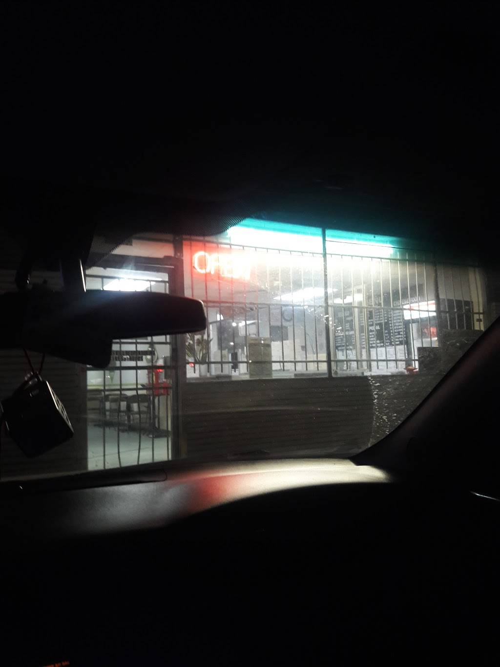 Les Fast Food | restaurant | 8617 Mesa Dr, Houston, TX 77028, USA | 7136351665 OR +1 713-635-1665