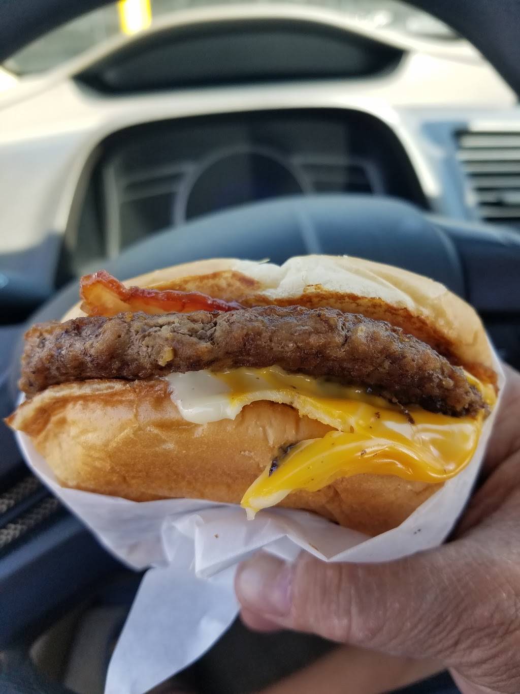 Jack in the Box | restaurant | 2054 6th Ave, Tacoma, WA 98403, USA | 2535978974 OR +1 253-597-8974