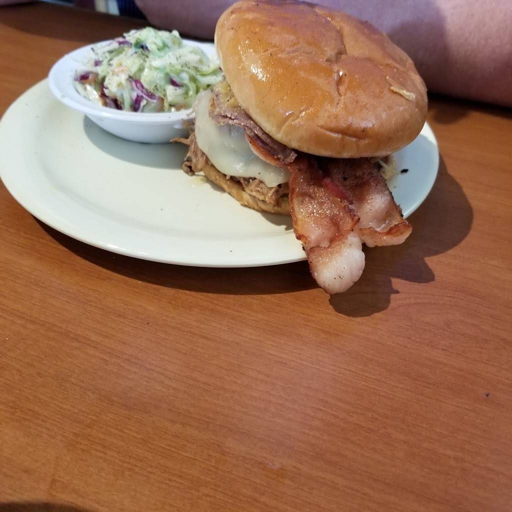 The Smokehouse | restaurant | 914 Paris Ave, Port Royal, SC 29935, USA | 8435220322 OR +1 843-522-0322