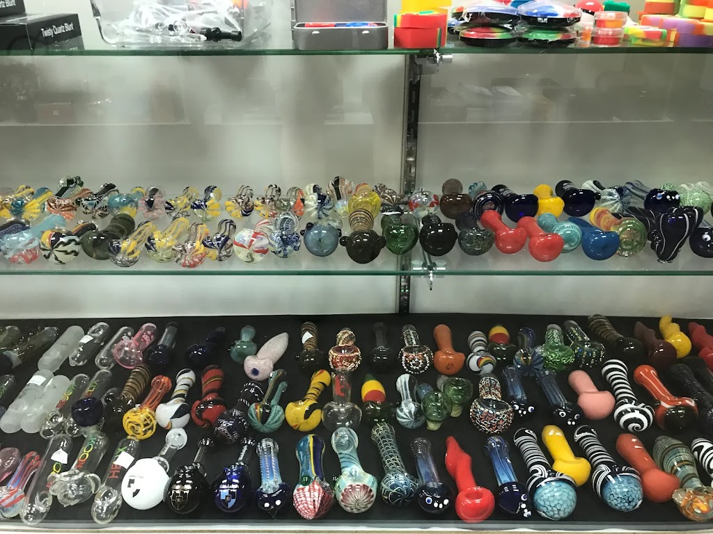 North Syracuse smoke shop & convenience | meal takeaway | 410 S Main St, North Syracuse, NY 13212, USA | 3152145066 OR +1 315-214-5066