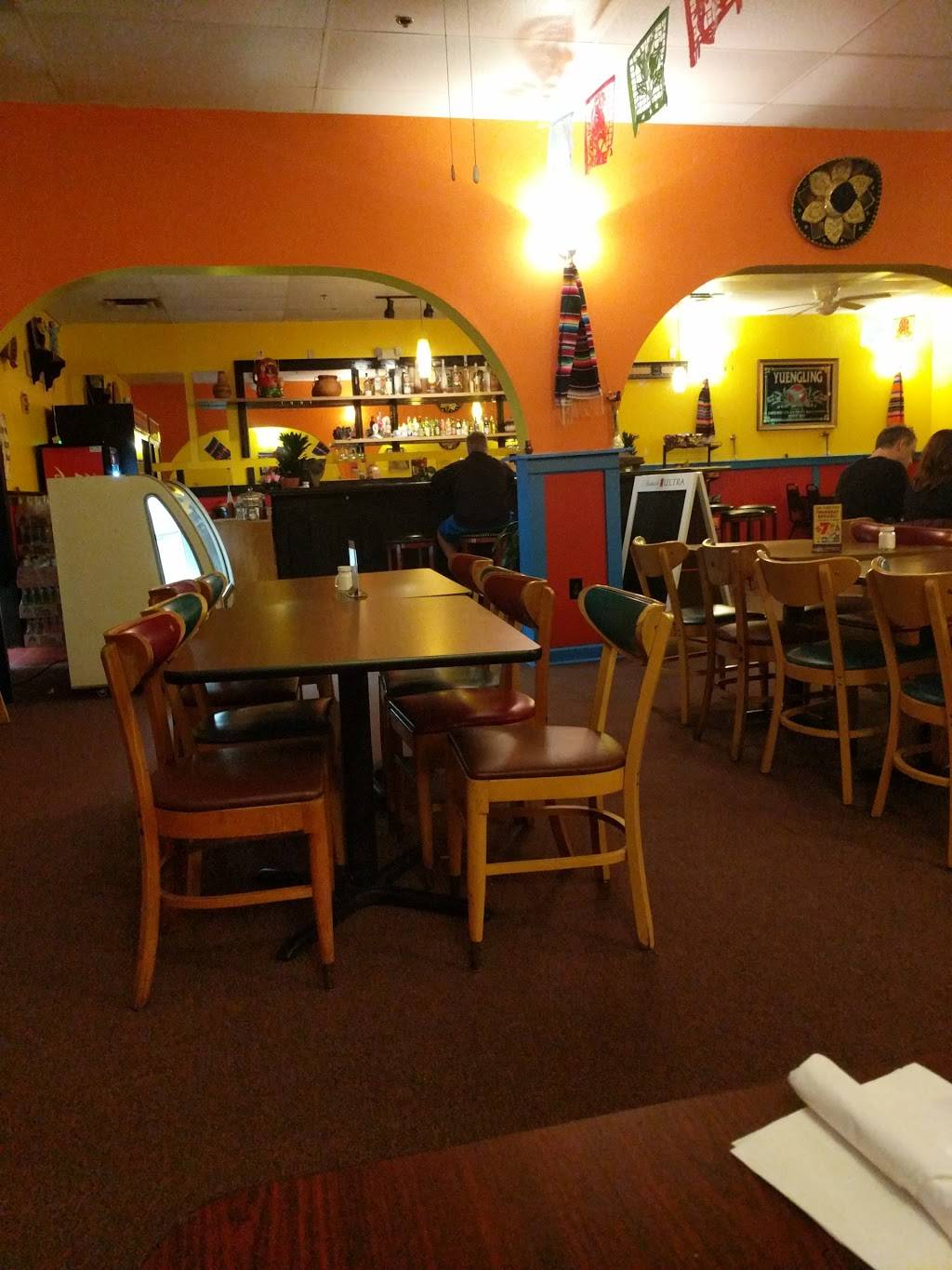 Los Parientes | restaurant | 980 E Pulaski Hwy, Elkton, MD 21921, USA | 4109961108 OR +1 410-996-1108