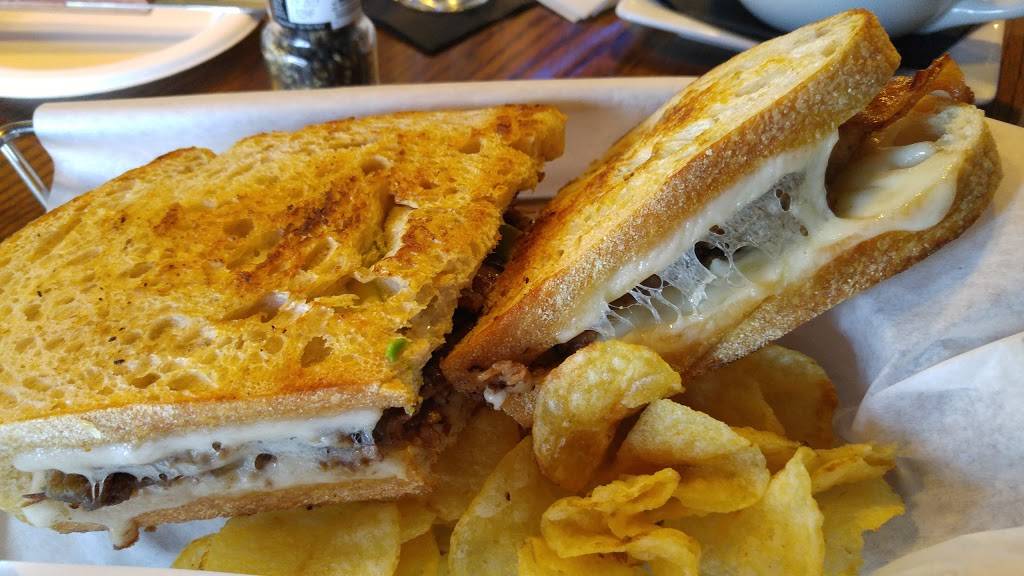 Bridge Street Tap Room | restaurant | 202 Bridge St, Charlevoix, MI 49720, USA | 2314373466 OR +1 231-437-3466