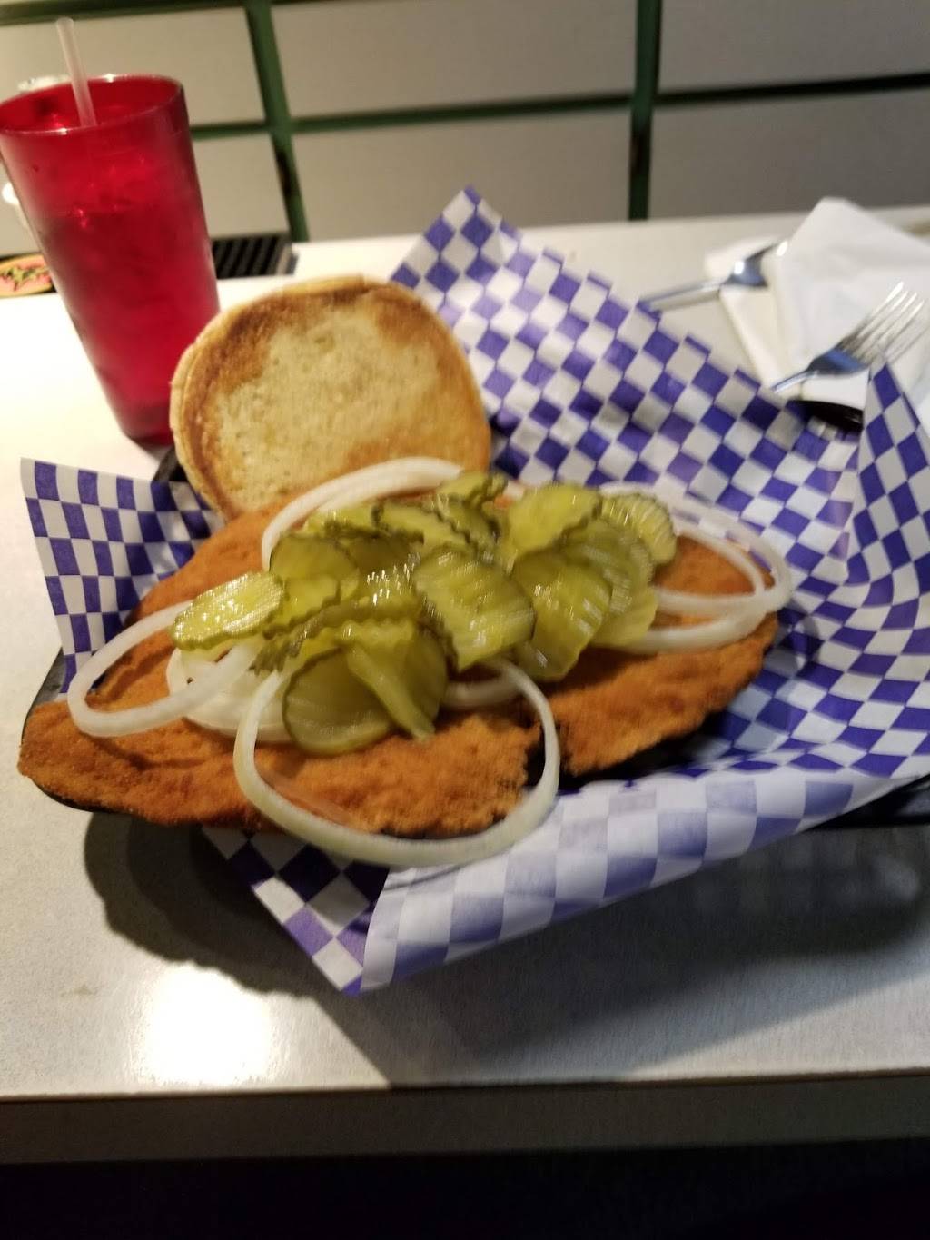 Dan & Jamis Railway Grill & Bar | restaurant | 115 S 12th St, Council Bluffs, IA 51501, USA | 7123289913 OR +1 712-328-9913