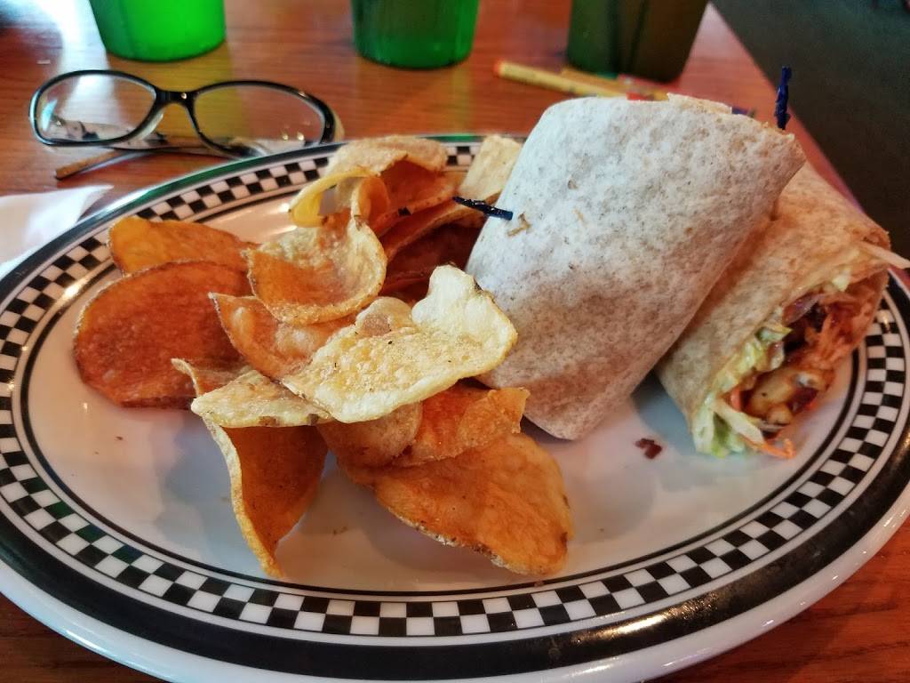 Quaker Steak & Lube | restaurant | 3737 Stone Creek Blvd, Cincinnati, OH 45251, USA | 5139239464 OR +1 513-923-9464