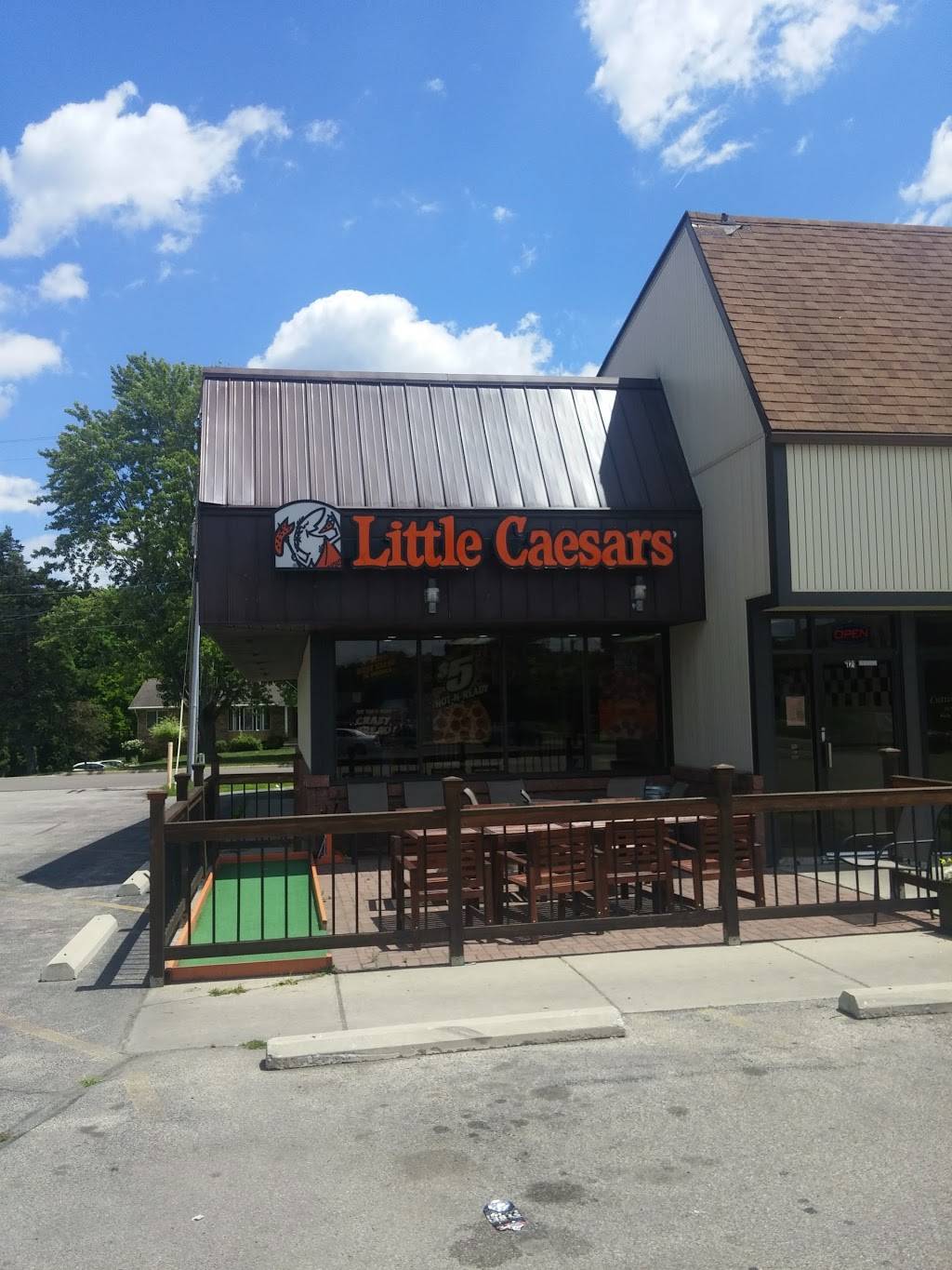 Little Caesars Pizza | meal takeaway | 121 Herrick Park Dr, Tecumseh, MI 49286, USA | 5174238341 OR +1 517-423-8341
