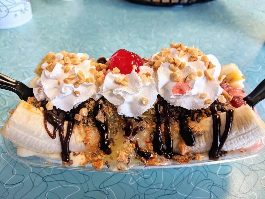 Hwy 55 Burgers Shakes & Fries | restaurant | 104 Columbus Corners Dr, Whiteville, NC 28472, USA | 9106414160 OR +1 910-641-4160