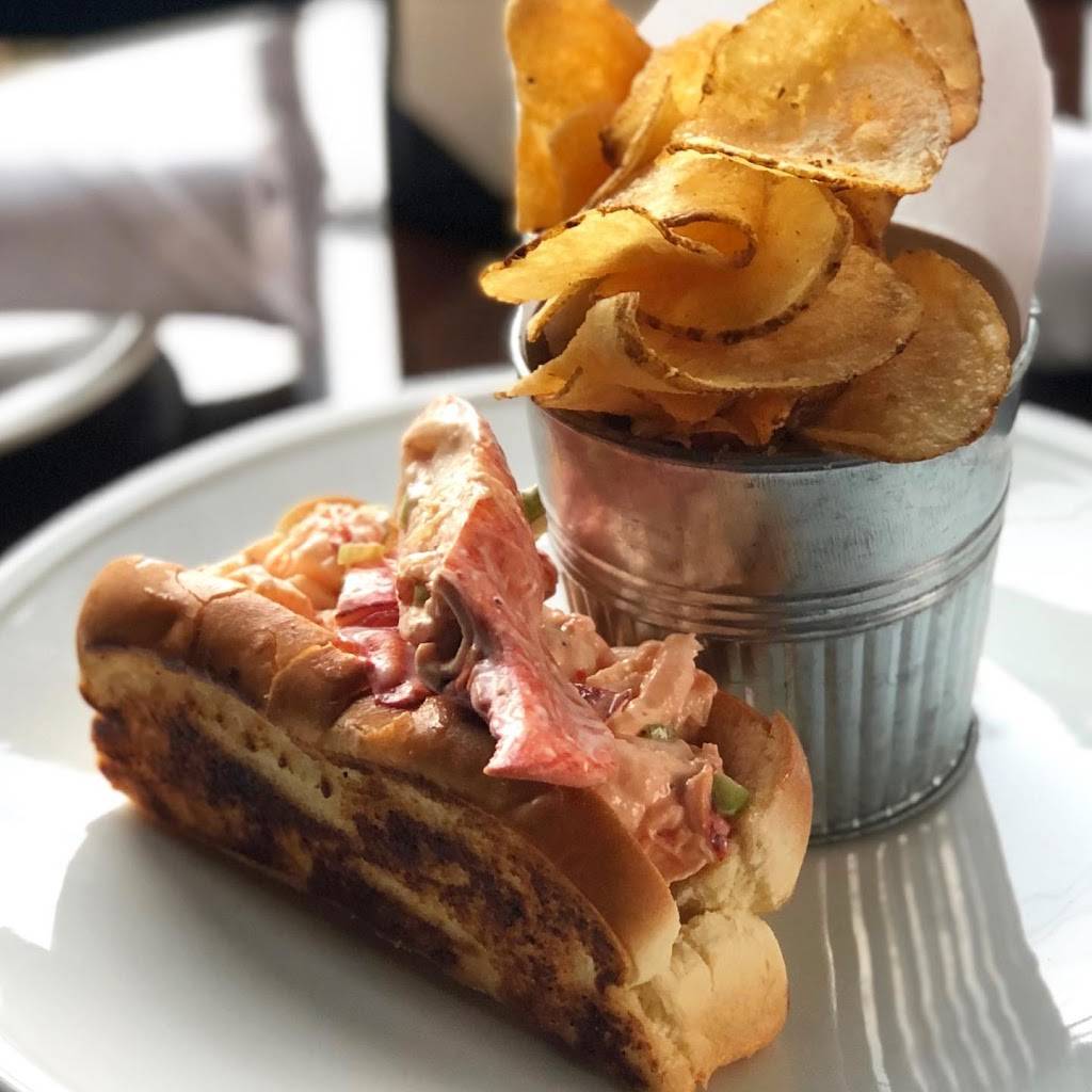 The Linwood Restaurant and Cocktails | restaurant | 150 E Main St, Bay Shore, NY 11706, USA | 6316651256 OR +1 631-665-1256