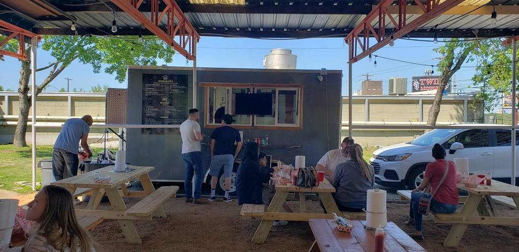 Dibens Burgers & Wings | restaurant | 5604 S Congress Ave, Austin, TX 78745, USA | 5127200725 OR +1 512-720-0725