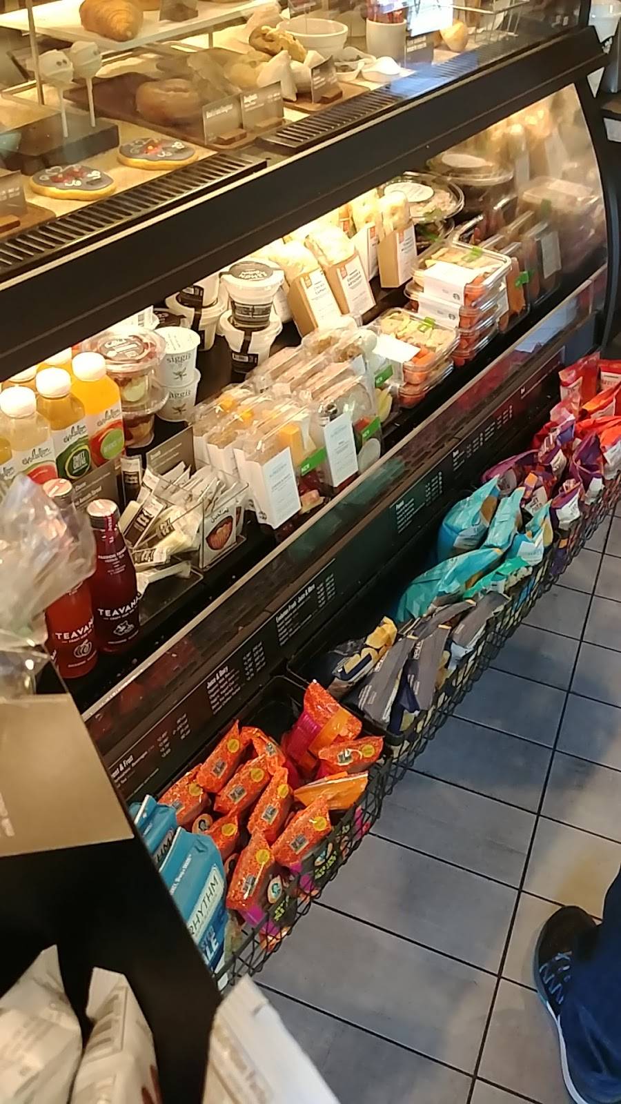 Starbucks | cafe | 2215 Francisco Dr #160, El Dorado Hills, CA 95762, USA | 9169417524 OR +1 916-941-7524