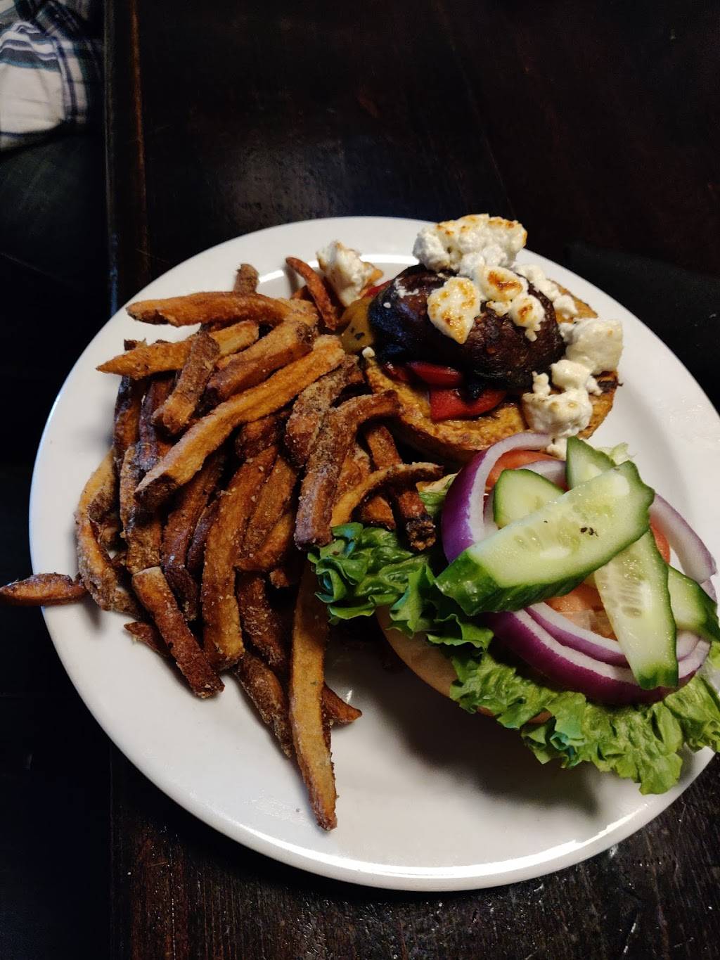 The Forty Public House | restaurant | 10 Main St W, Grimsby, ON L3M 1R4, Canada | 9053094040 OR +1 905-309-4040