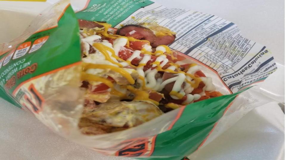 Hot Dogs La Reyna | meal takeaway | 924 W Prince Rd, Tucson, AZ 85705, USA | 5203363779 OR +1 520-336-3779